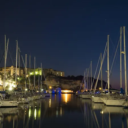 La Torre Del Mulino Gasthof Tropea
