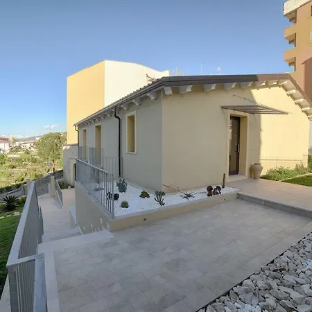Guest house La Torre Del Mulino 3*
